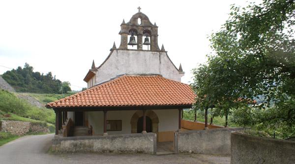 Iglesia de Santa María en la parroquia de Rozadas.